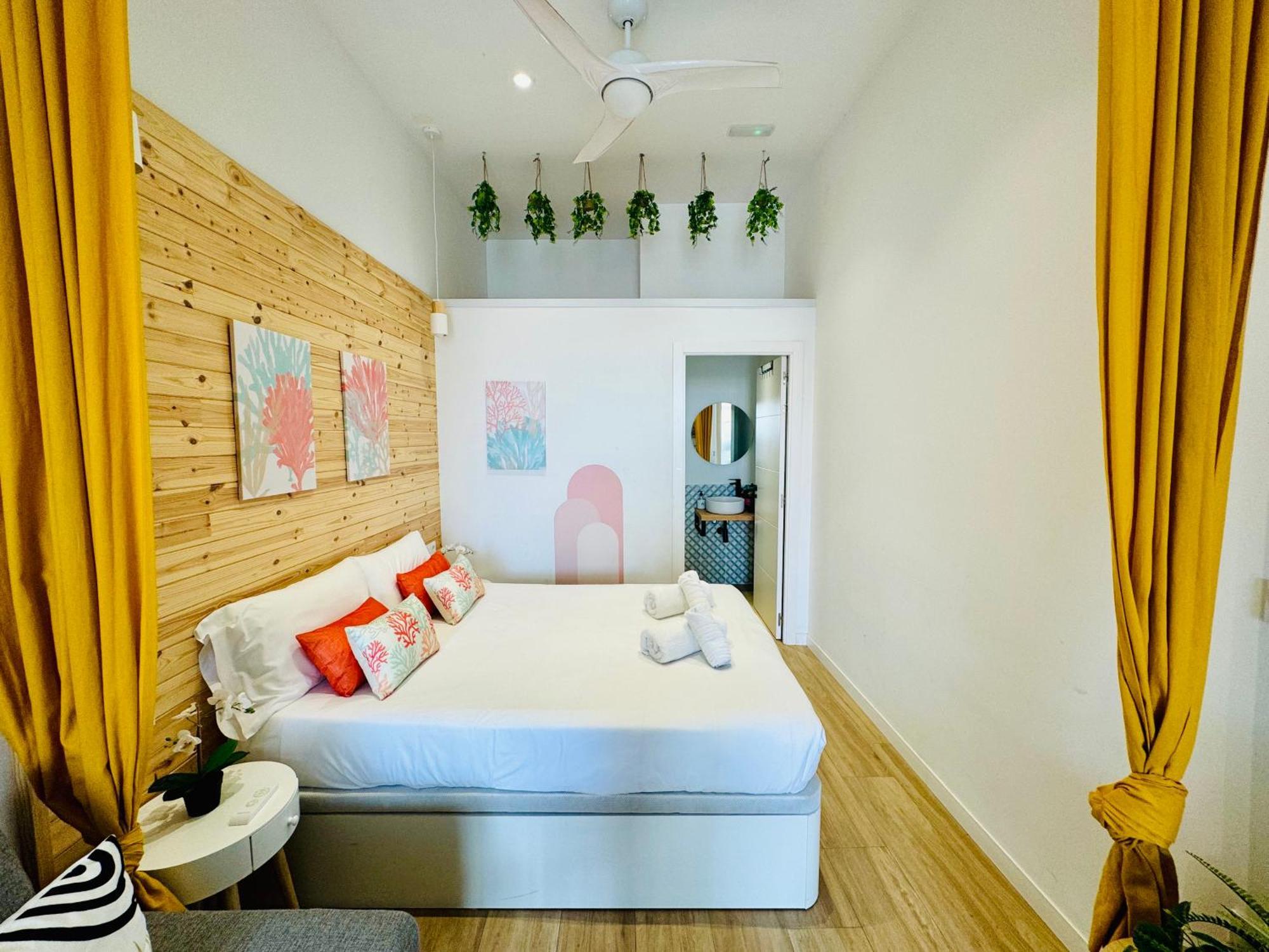 Beautiful Flat Next The Beach Valence Extérieur photo